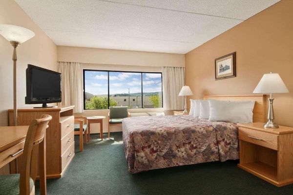 TRAVELODGE BY WYNDHAM PRINCE G (Prince George)